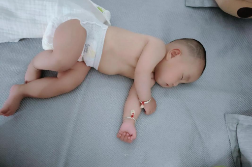 广元宝宝积食发烧怎么处理